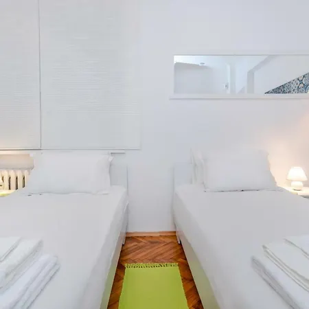 The Charming - One Bedroom By Flat Mаnager Apartment *